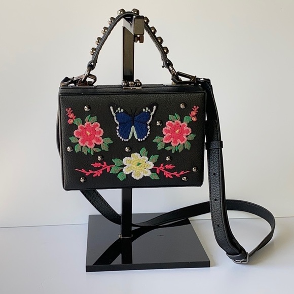 Nasty Gal Girl Boss Crossbody Trunk - Picture 2 of 6